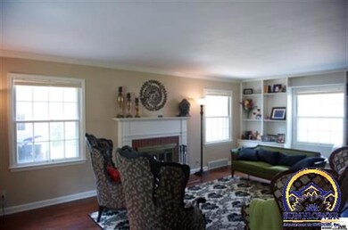 1816 SW Collins Ave, Topeka, KS 66604 - photo 2