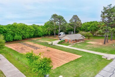 228 Cayuga Trail, Gainesville, TX 76240 - photo 2