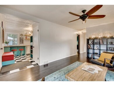 04 Living Room