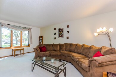 1124 S 12th St, Grand Forks, ND 58201 - photo 4