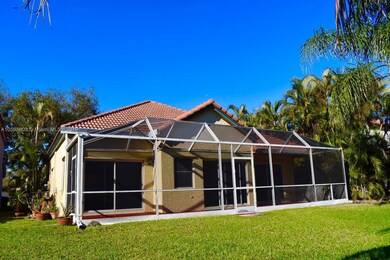 9450 Oak Grove Cir, Davie, FL 33328 - photo 3