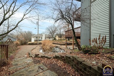 3823 SW Cambridge Ct, Topeka, KS 66610 - photo 6