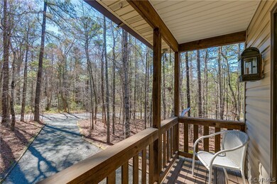 Separate Private Driveway to Guest House / Cottage