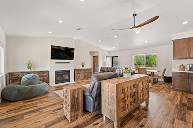 601 E Forks Cir, Cave Junction, OR 97523 - photo 7