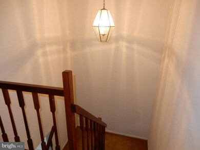 7965 Tyson Oaks Cir, Vienna, VA 22182 - photo 6