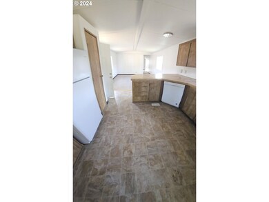 316 2nd St W unit 2, Onalaska, WA 98570 - photo 6