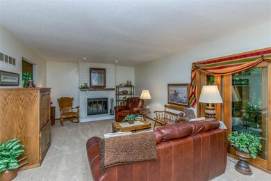 6221 High Country Dr NE, Cedar Rapids, IA 52411 - photo 4