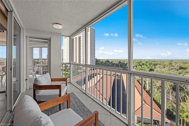 Western Exposure overlooks Pool and Gulf. New furniture and rug 2023