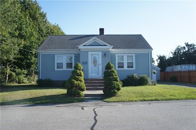 21 Oakwood Rd, Middletown, RI 02842 - photo 2