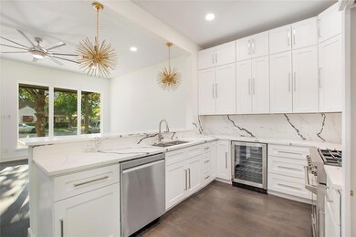 Beautiful kitchen - comes with all appliances