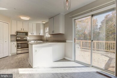 9245 Brewington Ln, Laurel, MD 20723 - photo 7