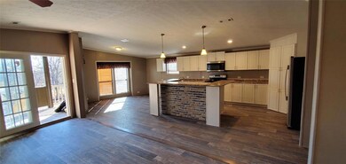 231 Sondra Lin Blvd, Decatur, TX 76234 - photo 3