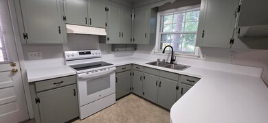 1329 Foster St, Charleston, SC 29407 - photo 4