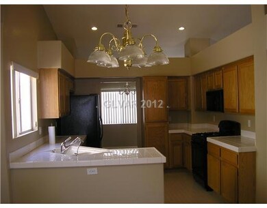 2643 Holy Cross Dr, Las Vegas, NV 89156 - photo 7