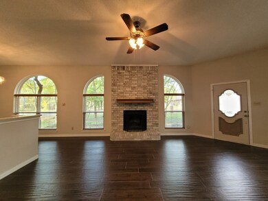 1416 Donna Ln, Bedford, TX 76022 - photo 6