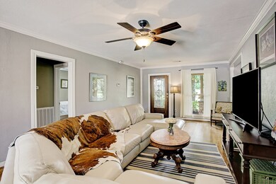 236 W 30th St, Houston, TX 77018 - photo 5