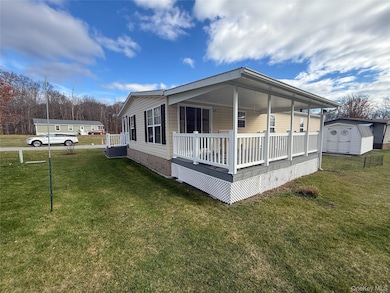 312 Brittany Terrace unit 312, Rock Tavern, NY 12575 - photo 2