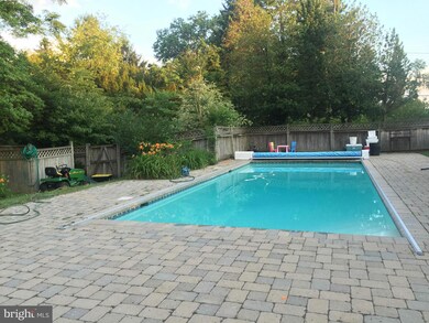 1707 Merrifields Dr, Silver Spring, MD 20906 - photo 2