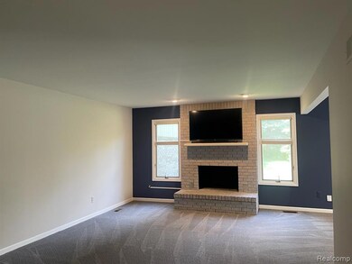 Living Room (pic #1)