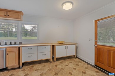 470 Stagecoach Rd, Charlottesville, VA 22902 - photo 5