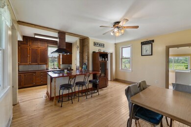 02-Kitchen & Dining Area