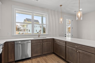 11-907 Blue Heights-11