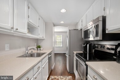 7714 Groveland Heights Ct, Springfield, VA 22153 - photo 6