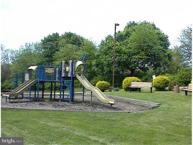 Radnor House unit 321, Bryn Mawr, PA 19010 - photo 3