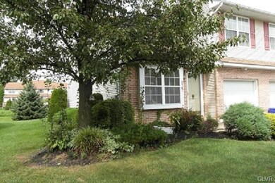 2747 Victoria Ln, Easton, PA 18045 - photo 3
