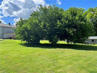 527 Barnes St, Reidsville, NC 27320 - photo 6