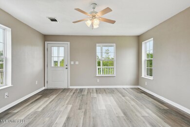 162 Waveland Avenue Waveland-large-006-0