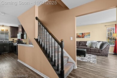 10496 Chestnut Ct, Plymouth, MI 48170 - photo 5