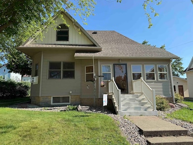 916 Diagonal St, Highland, WI 53543 - photo 2