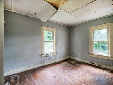 913 E Front St, Statesville, NC 28677 - photo 2