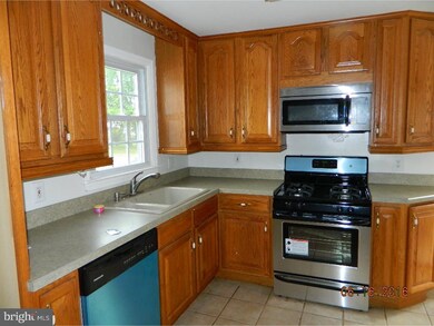 678 Ridge Rd, Monmouth Junction, NJ 08852 - photo 5