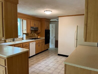 121 Claremont St, Newton, MA 02458 - photo 4