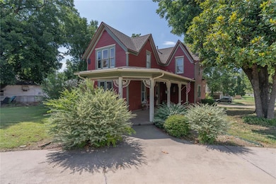 701 S 6th St, Chickasha, OK 73018 - photo 4