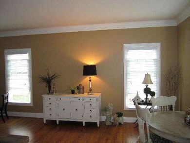 131 N Berteau Ave, Elmhurst, IL 60126 - photo 6