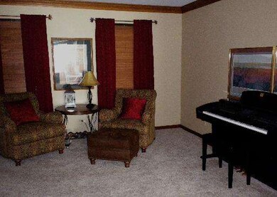 906 Lund Ln, Batavia, IL 60510 - photo 2