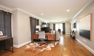 710 E 8th 1/2 St, Houston, TX 77007 - photo 5