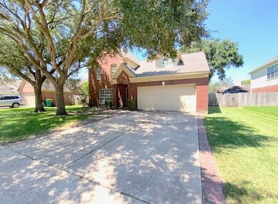 3908 Spring Circle Dr E, Pearland, TX 77584 - photo 2