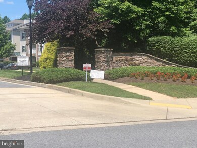 302 Wyndham Cir unit B, Owings Mills, MD 21117 - photo 2
