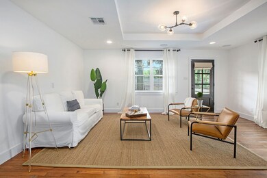 768 W 42nd St, Houston, TX 77018 - photo 5