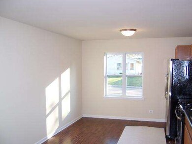 536 Waco Ln, Carpentersville, IL 60110 - photo 6