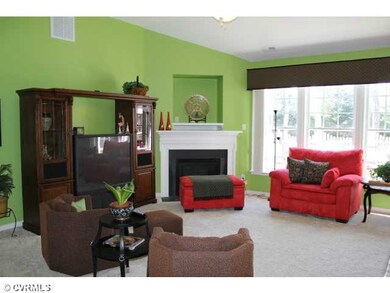 Den/Family/Great Room - Notice the Vaulted Ceiling
