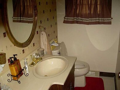 124 Hamilton St, Indiana, PA 15701 - photo 5