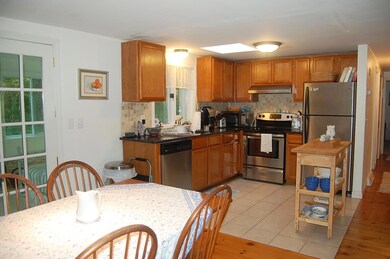 Kitchen:Dining