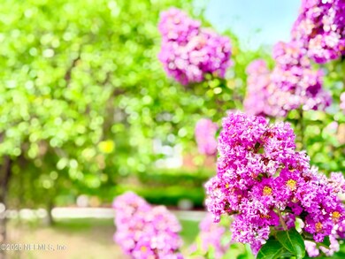 EXTERIOR_Hendricks_ Flowers