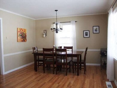 118 N Pierce Ave, Wheaton, IL 60187 - photo 5