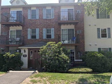 130 Endicott St N unit 502, Laconia, NH 03246 - photo 3